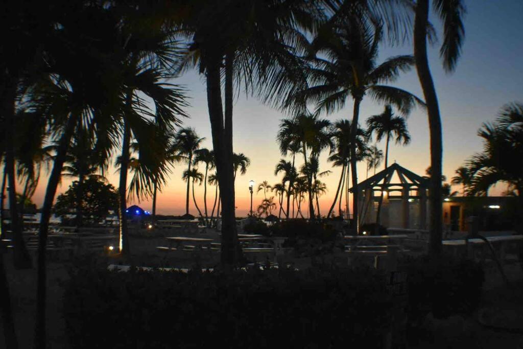 Pelican's Roost, Waterfront Comfort At Venture Out * Cudjoe Key