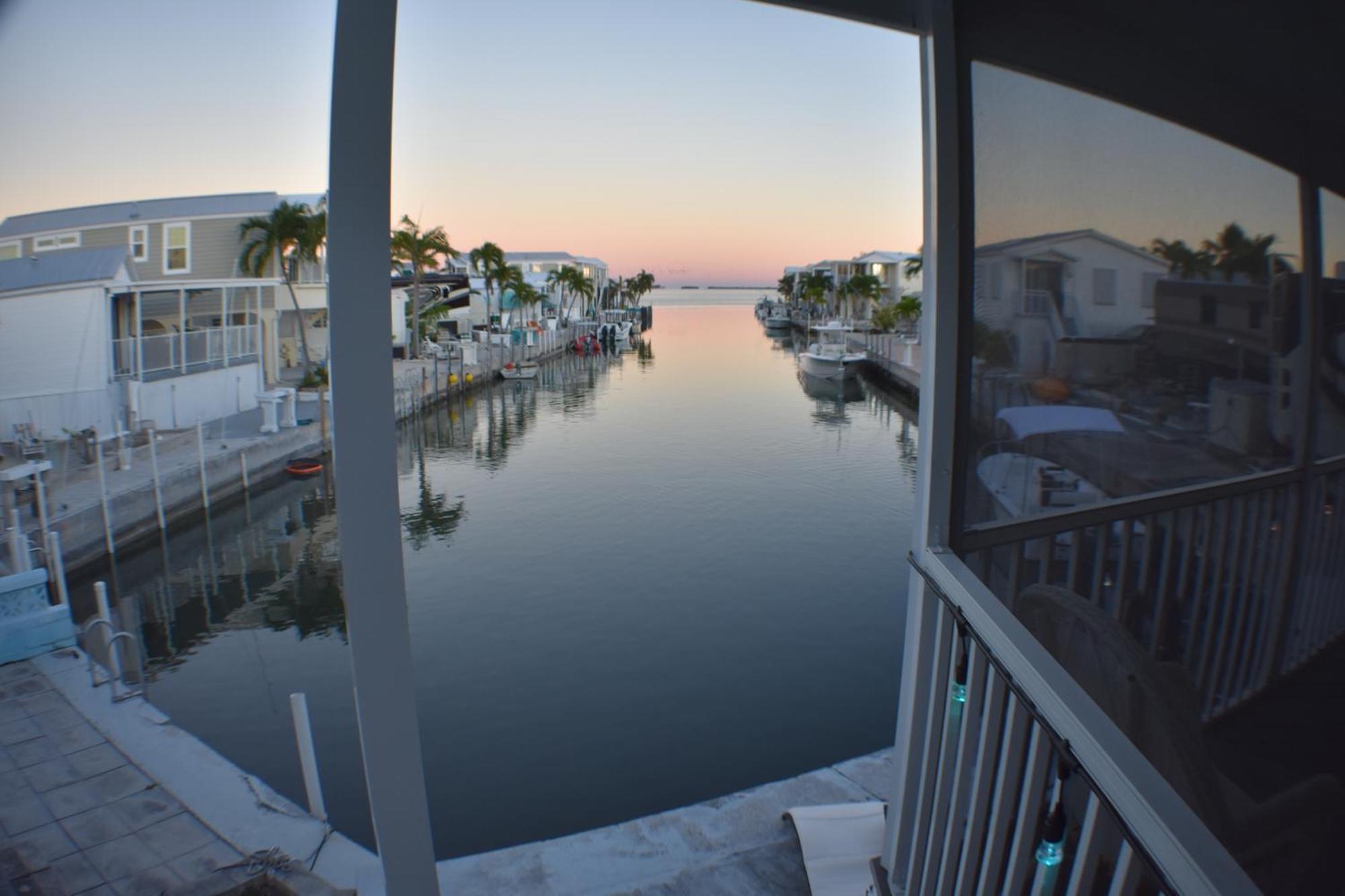 Pelican's Roost, Waterfront Comfort At Venture Out Ferienhaus
